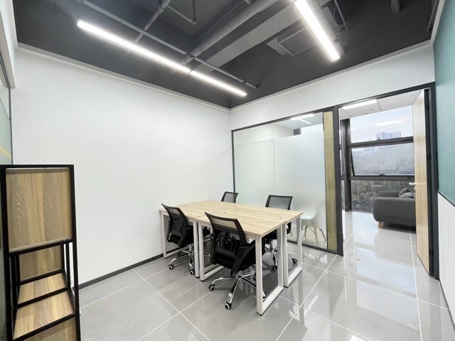 汕尾体育用品硅胶泳衣